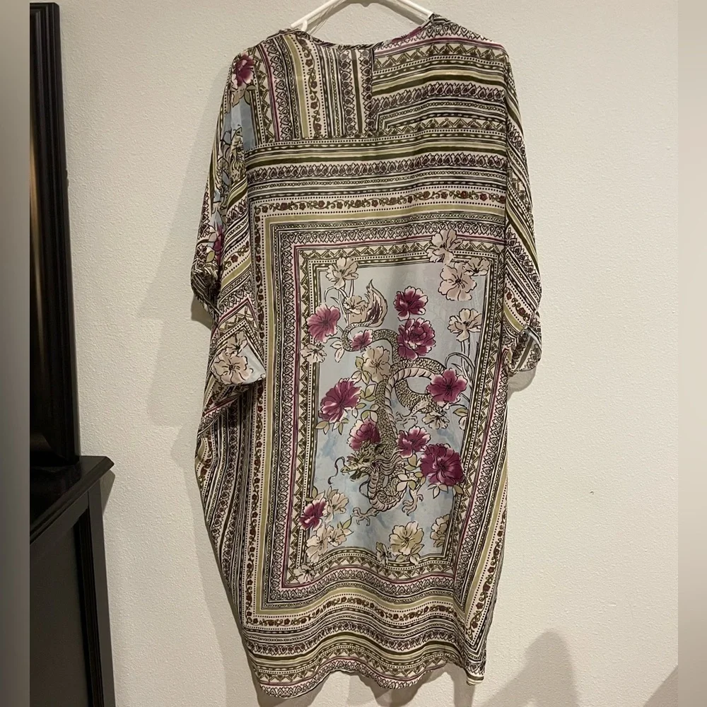 Women’s sheer Kimono or swimsuit cover with dragon print design.  2X - Picture 5 of 5